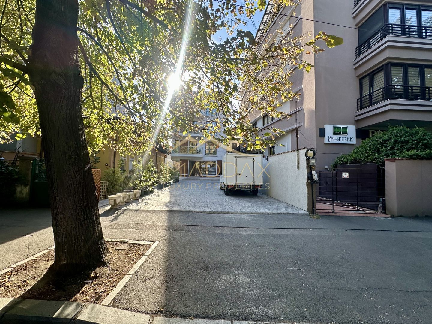 Spațiu comercial de lux pe Bulevardul Aviatorilor – 94 mp utili + terasa (135mp) - Poză 15