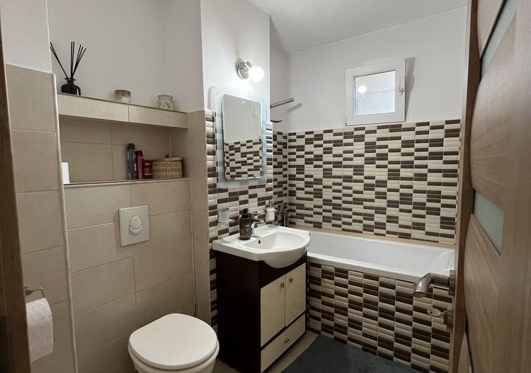 Calea Girocului | 2 camere | Decomandat | Centrală proprie | Acoperiș  Copiază - Poză 6