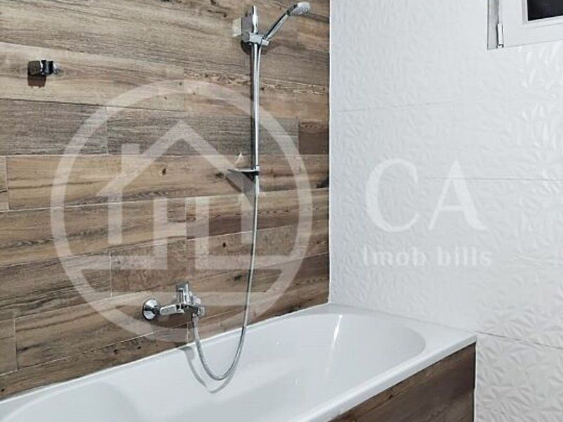 Casa de vanzare cu 4 camere in zona Matei Corvin, Oradea - Poză 10