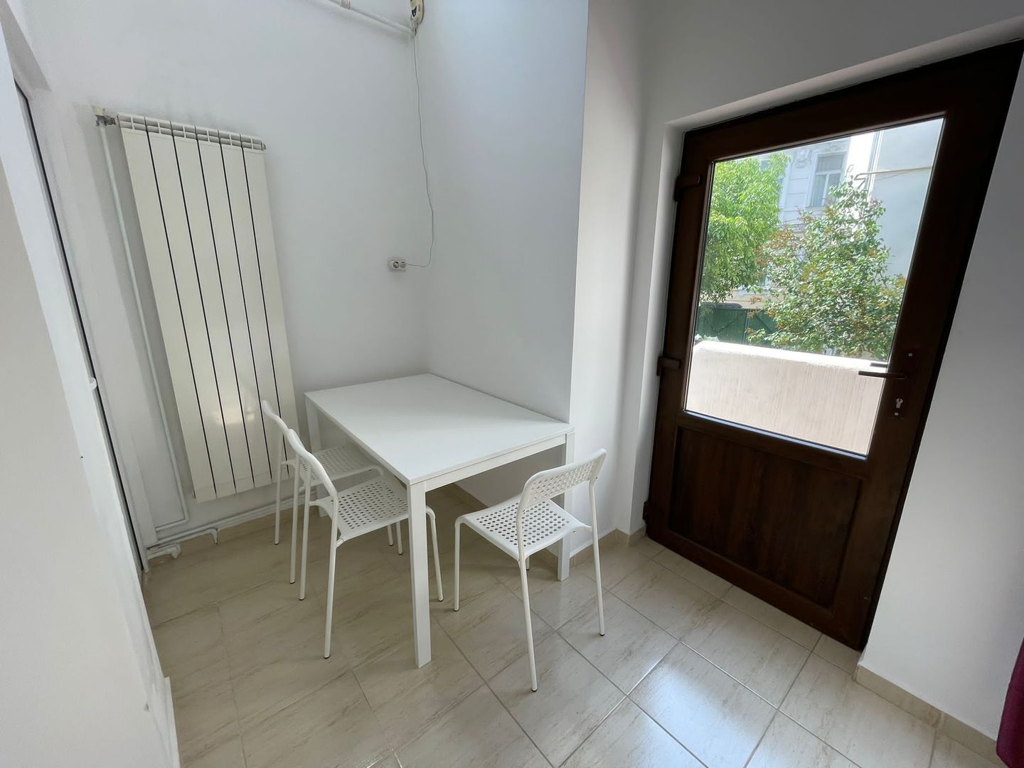 De închiriat: Spațiu ultracentral, renovat - Poză 6