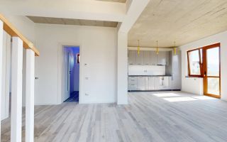 Vila cu arhitectura deosebita in Izvor-Tarlungeni - Poză 2