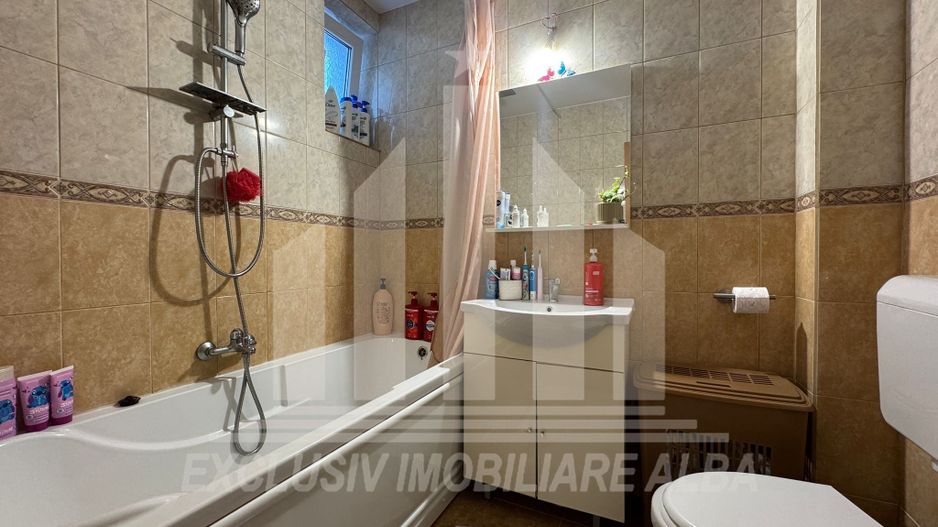 Apartament cu 3 camere de vanzare, Alba-Micesti - Poză 7