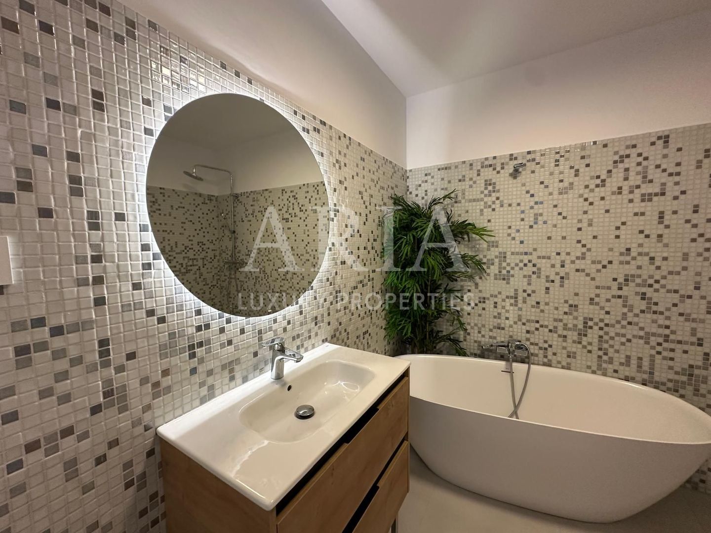 Penthouse superb -  vedere către pădure - Poză 12