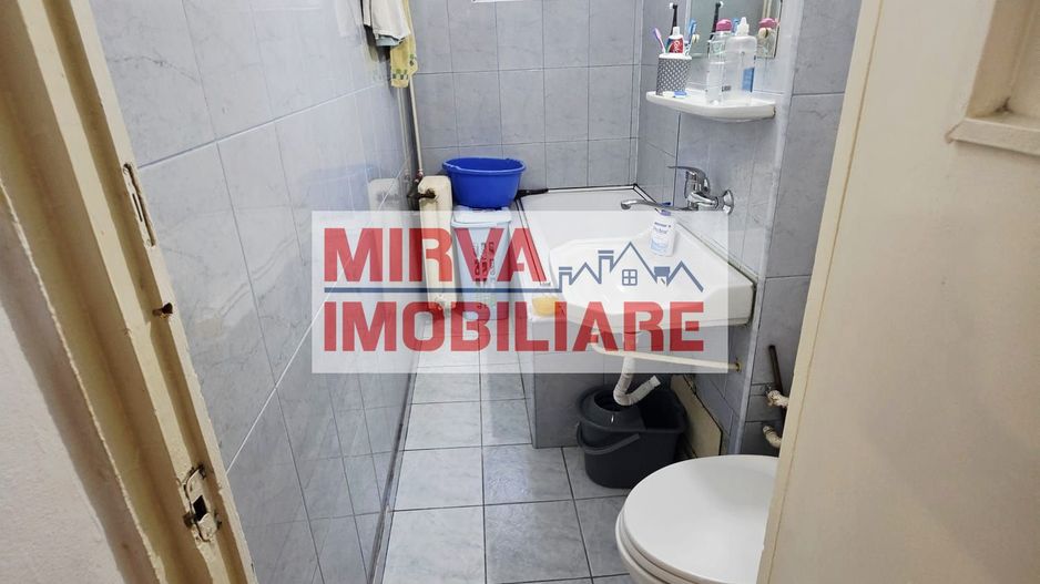 Apartament 3 camere, etaj 3, Malu Roșu – Str. Rîșnovenilor - Poză 9