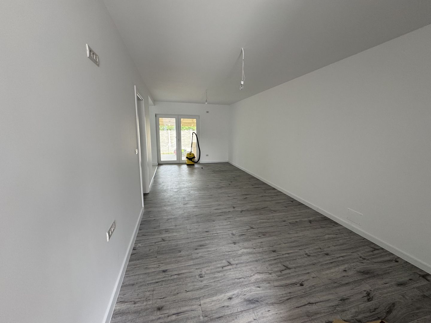 Sanmihaiu Roman, Duplex pe Parter, 3 camere,2 bai,terasa spatioasa - Poză 6