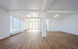 Vânzare spațiu comercial  Centru de 451,6 mp, amplasat pe teren privat - Poză 18