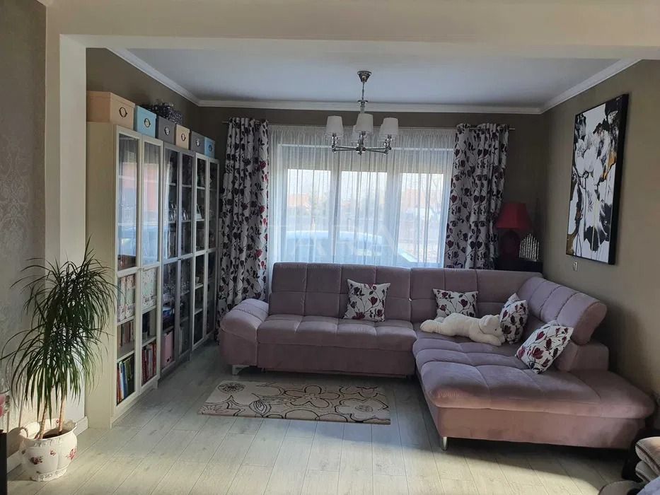 Casa de tip duplex cu 4 camere in Floresti - Poză 1