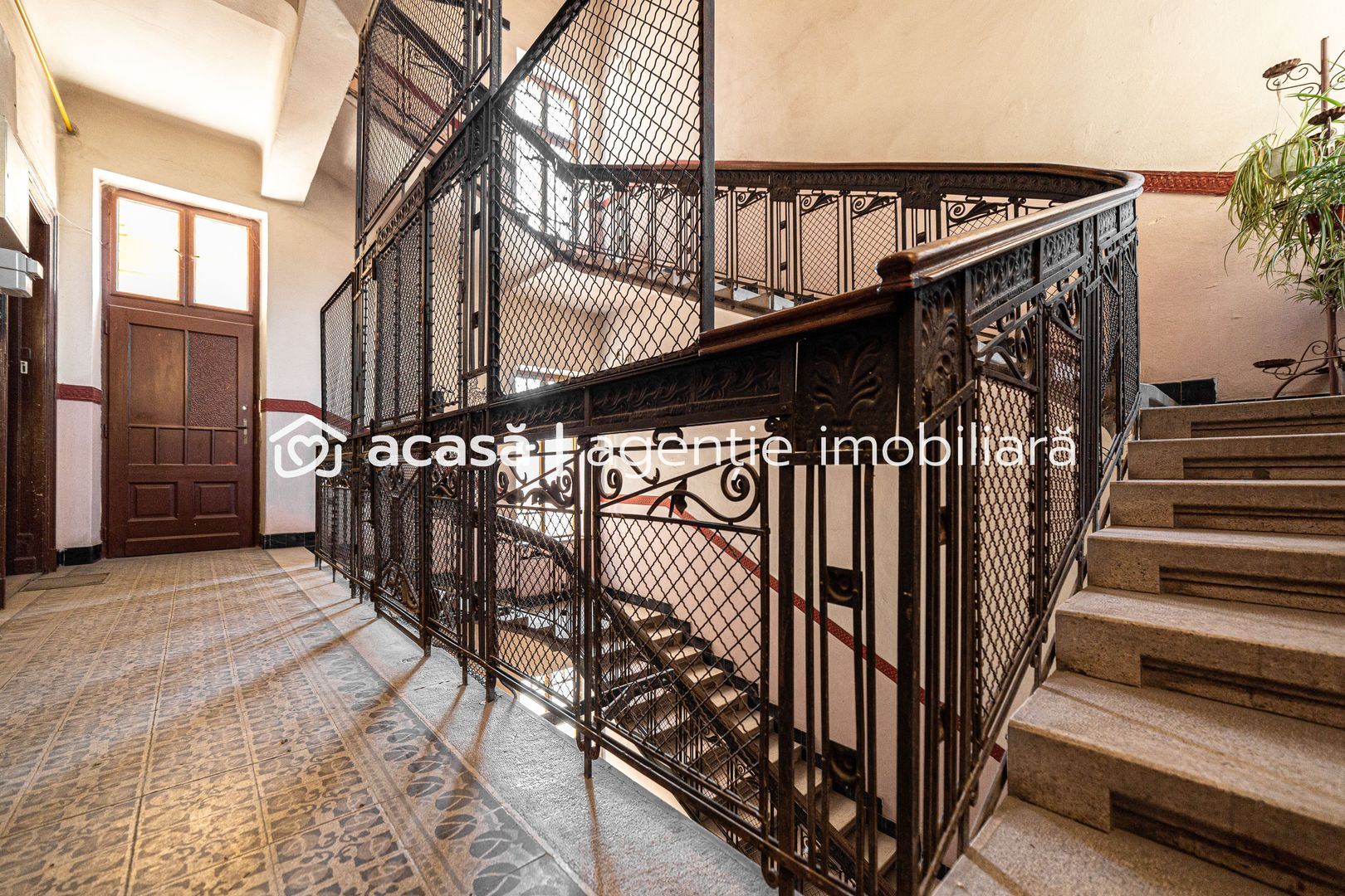 Bijuterie arhitecturală cu istorie. Confort modern, Ultracentral. - Poză 5