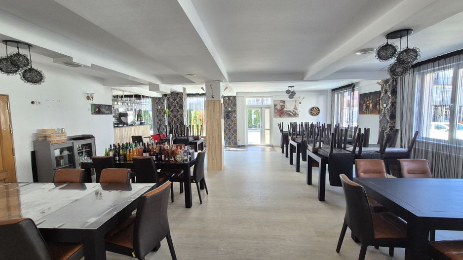 Spatiu comercial 138,70 mp + 2 locuri de parcare - Varteju - Poză 1