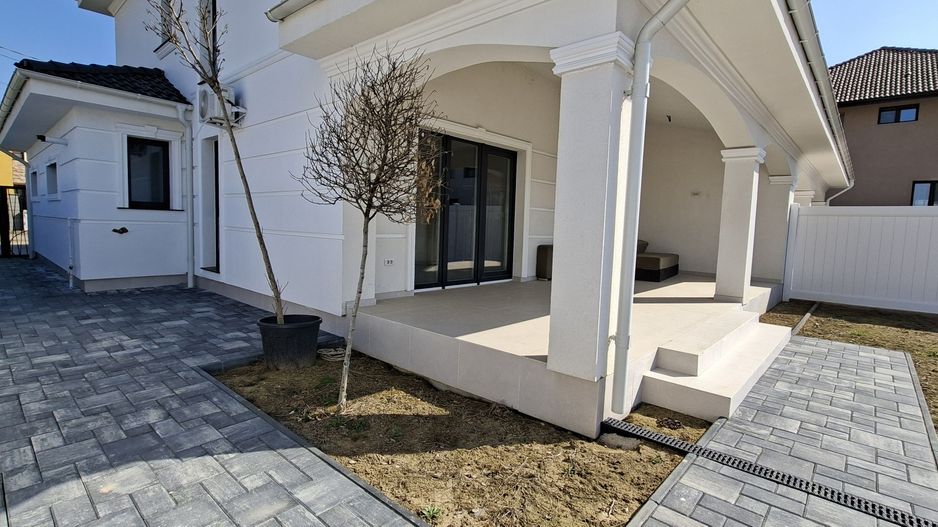 Duplex spatios cu garaj si pereti dublii - Poză 25