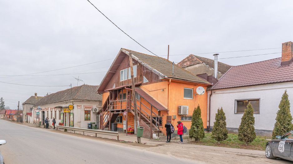 Casa transformată în spațiu comercial - Oportunitate de investitie! - Poză 2