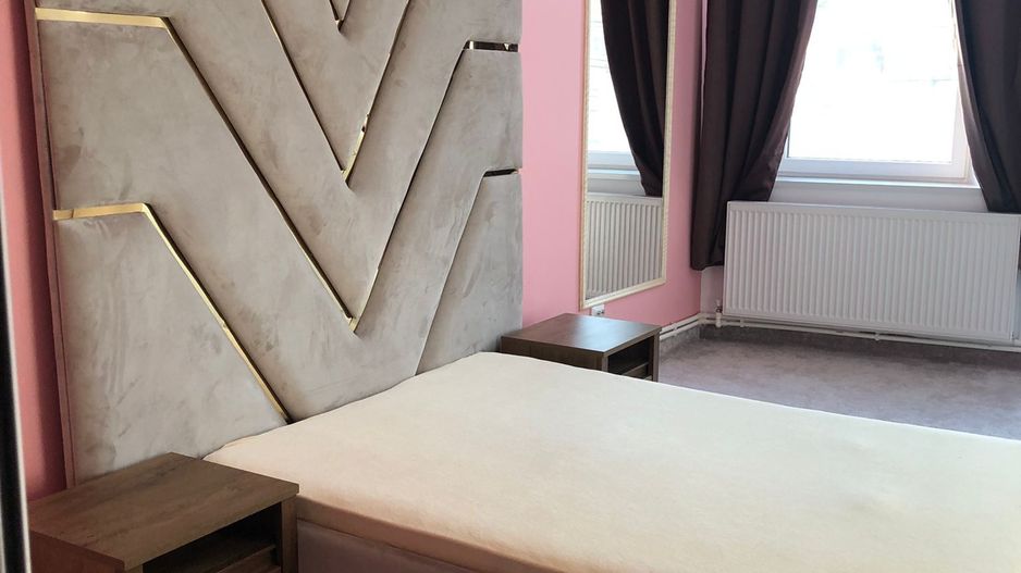 Casa de inchiriat   P+1E+M  - Piata Centrala - Poză 4