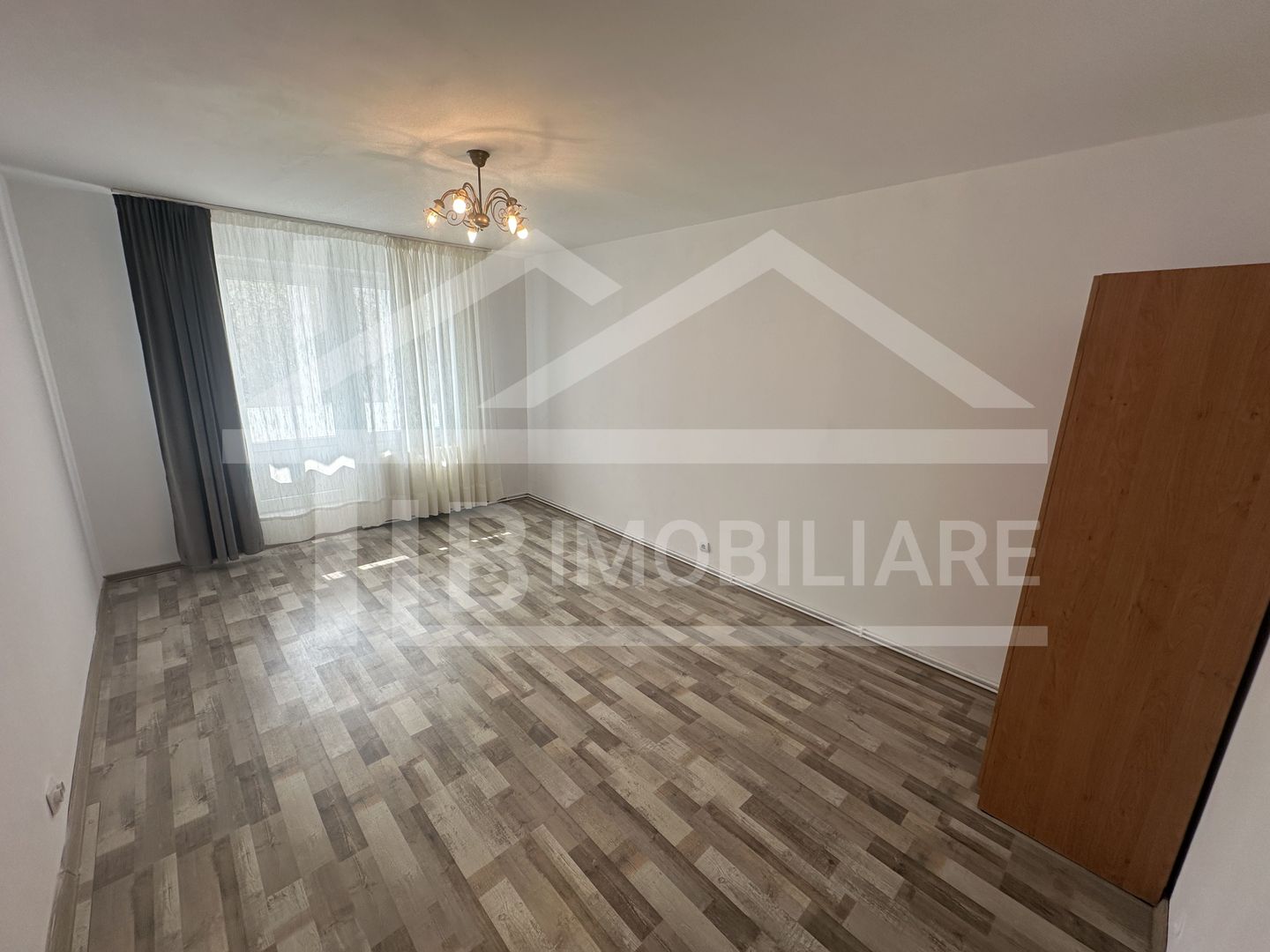 Apartament de 2 camere, 52mp, decomadat,  Zona Pandurilor - Poză 2