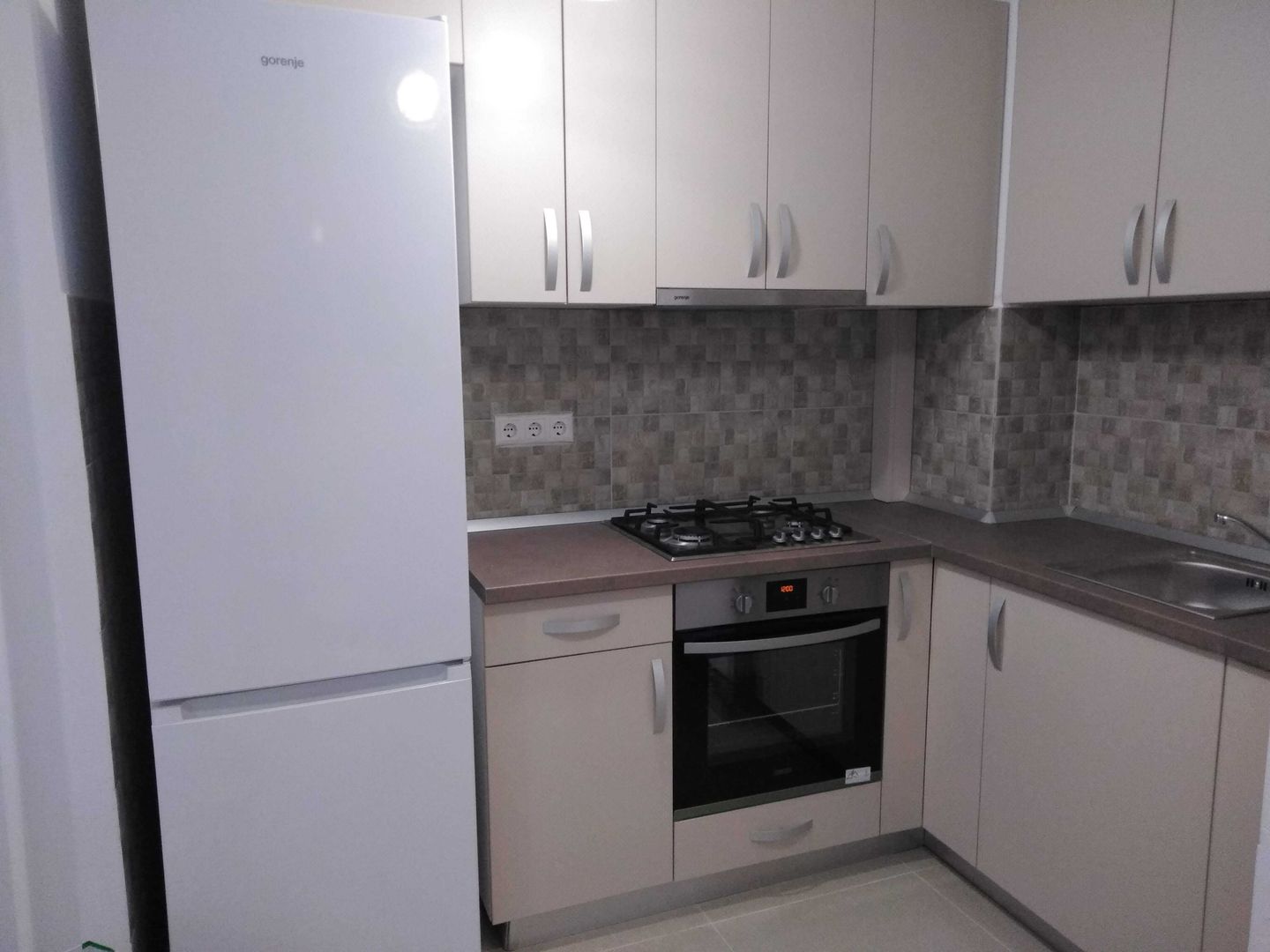 Medicina | 2 camere | Centrala proprie. - Poză 5