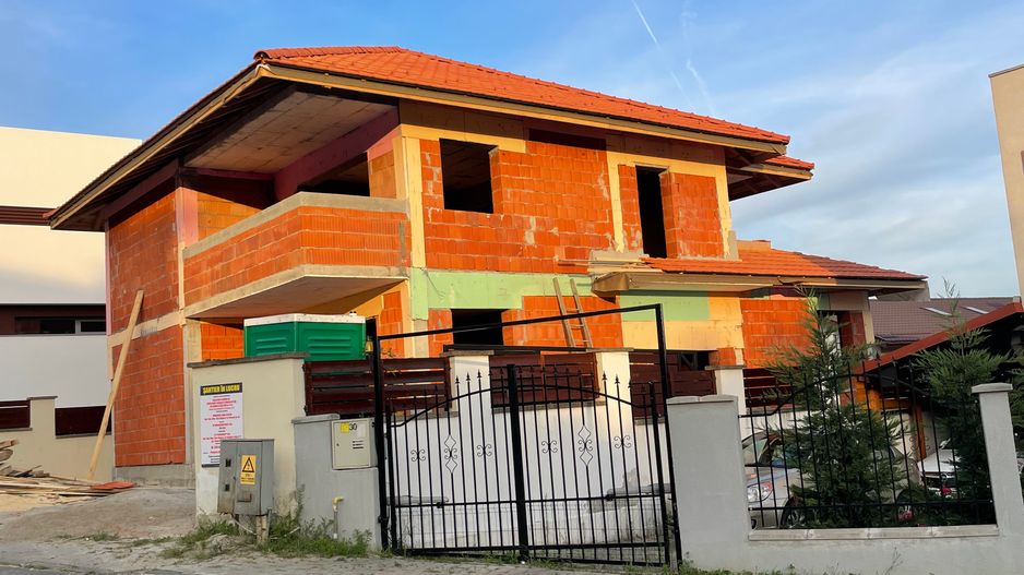 Casa cu 4 Apartamente - Poză 3