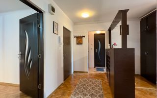 Apartament cu 3 camere, zona Scortarilor - Poză 3