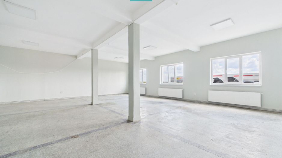 Clădire P+E cu parcare si platformă betonată 700mp - Poză 9