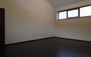 Zona Cetatii; 6 incaperi, ideal pentru sediu firma. - Poză 19