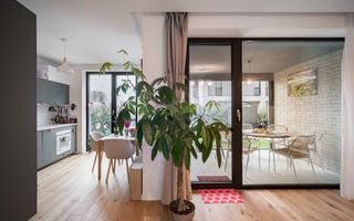 Apartament la parter cu gradina disponibil la inchiriere - Poză 9