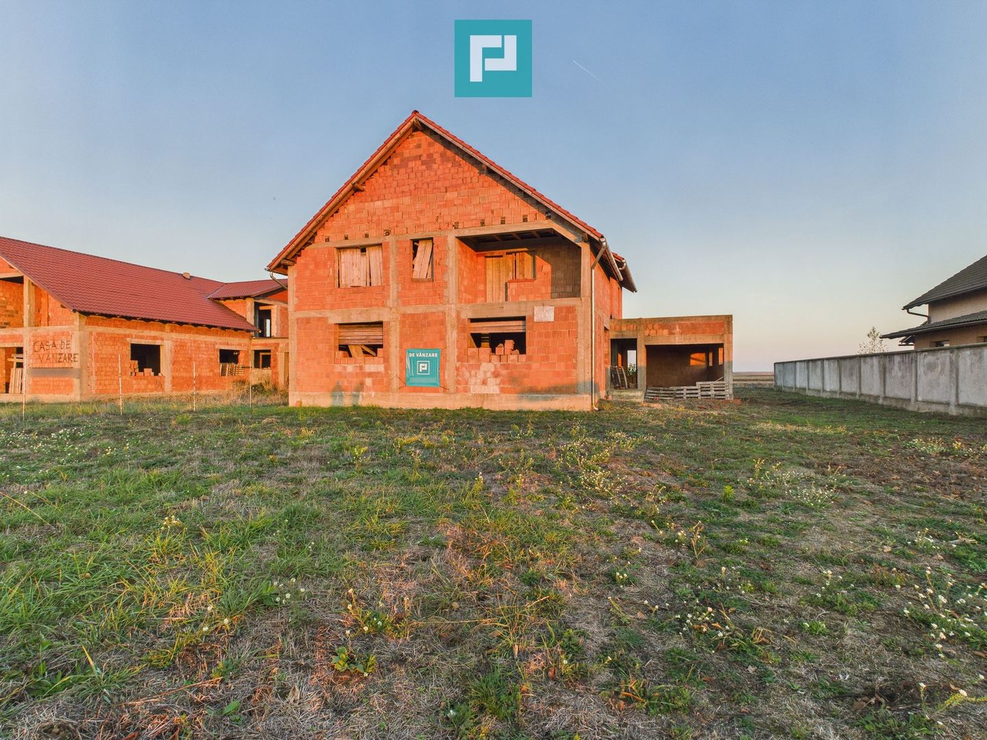 Proprietate impresionantă între Curtici și Macea - Poză 1