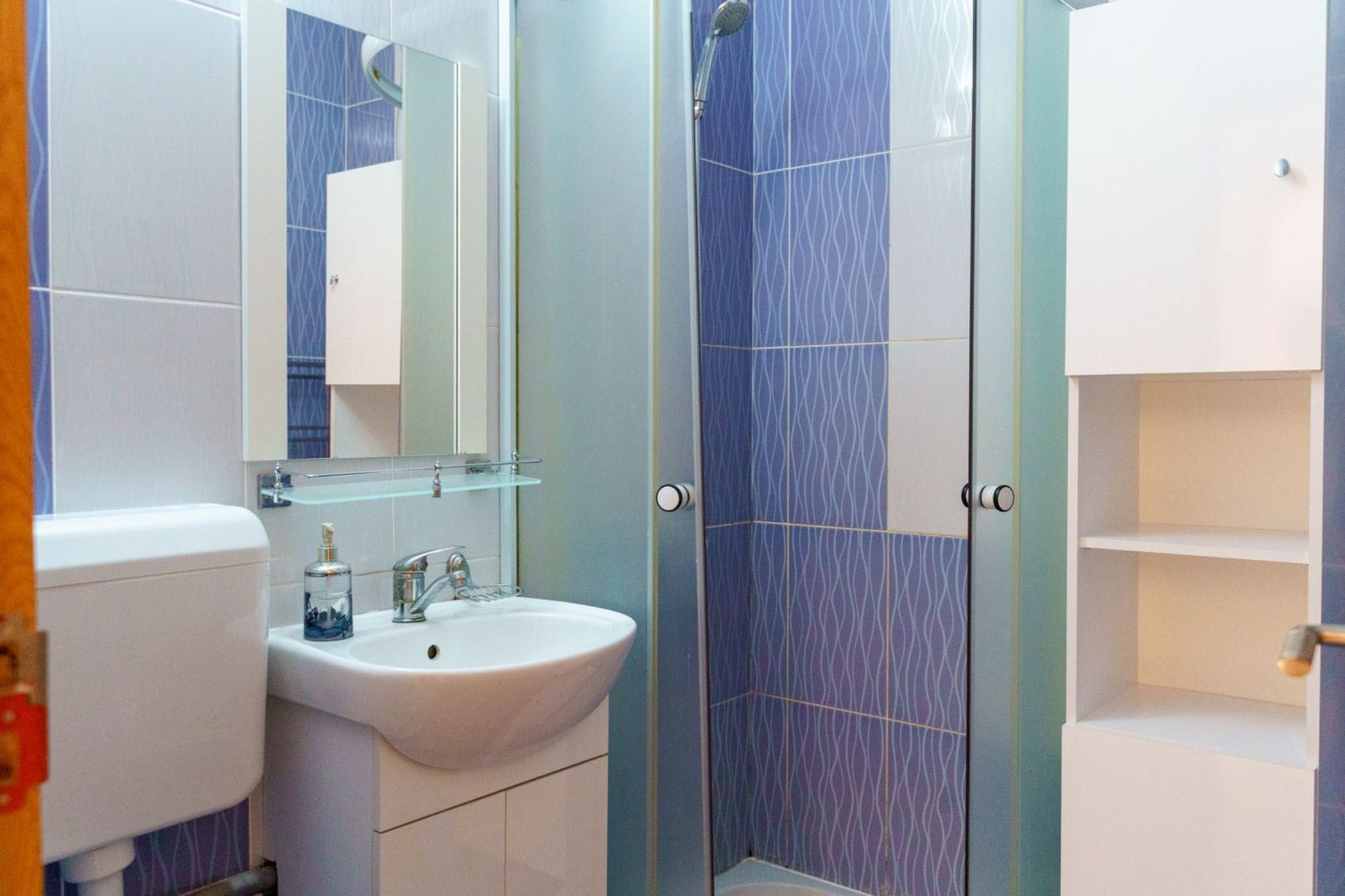 De închiriat: Apartament 2 camere cu vedere panoramică pe Bulevard - Poză 6