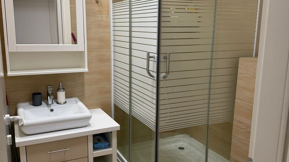 3 CAMERE +PACARE IN COSMOPOLIS - Poză 6