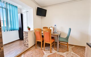 Apartament 3 camere, 2 bai, decomandat, Cetate, zona Liceului Sportiv - Poză 7