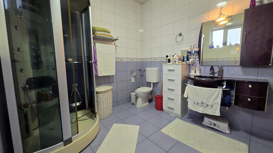 De vanzare-Vila spatioasa cu gradina si foisor-oaza de liniste - Poză 11