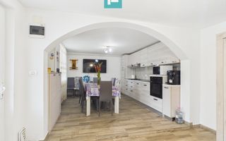 Casă solidă în Curtici cu teren de 1166 mp - Poză 1