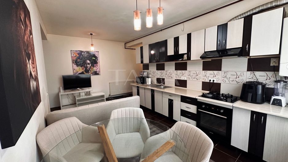 Apartament cu 3 camere, complet mobilat și utilat – strada Eroilor. - Poză 1