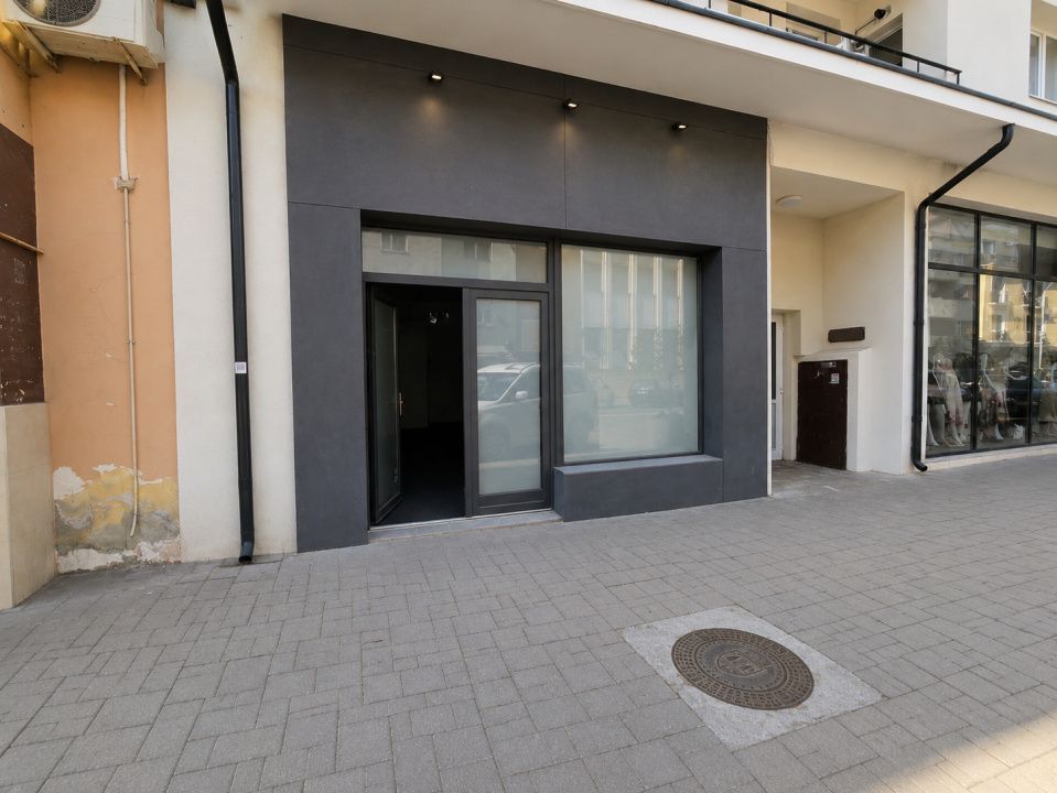 De Închiriat Spațiu Comercial Central - Poză 2