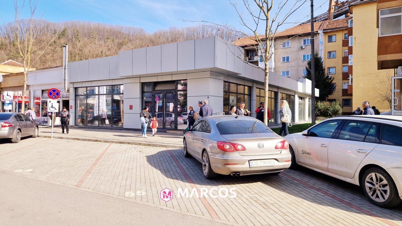 Spațiu comercial cu vad excelent la Piața Sud - ID 1072 - Poză 2