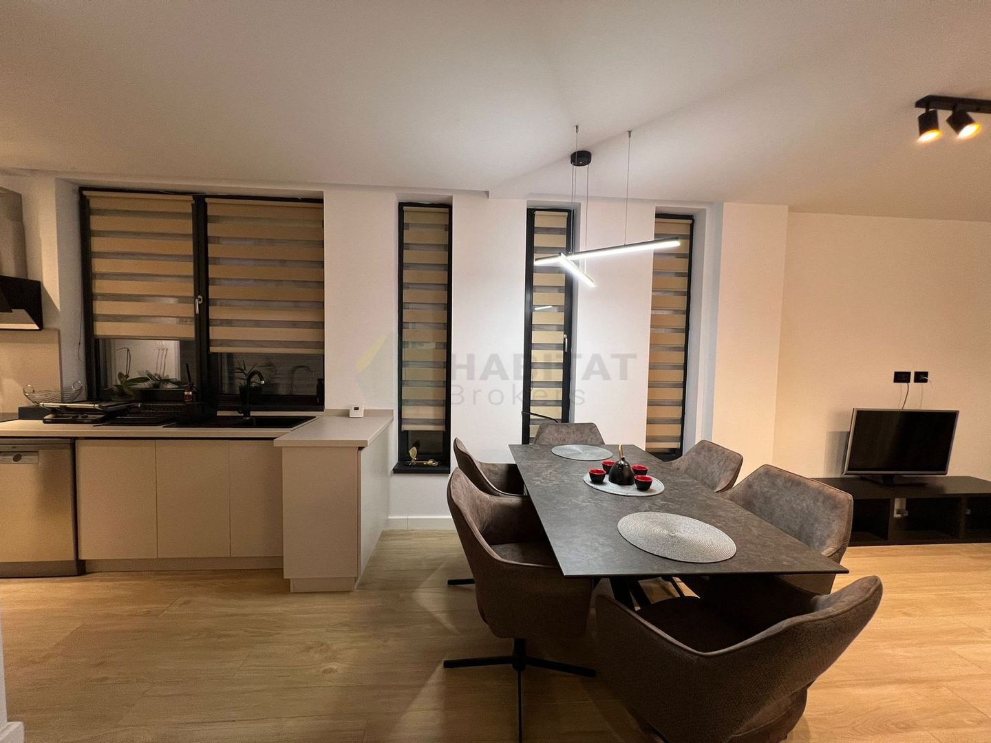 The Class Villas 1 – Vilă modernă de închiriat în Tunari - Poză 3