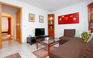 APARTAMENT COCHET DE  2 CAMERE LA INCHIRIERE IN PIATA VICTORIEI - Poză 2