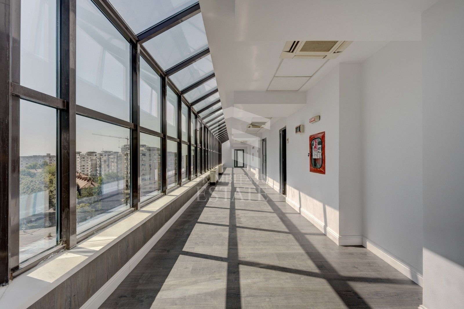 PLOIESTI -ultracentral | Spatii comerciale de inchiriat de la 21mp - Poză 5