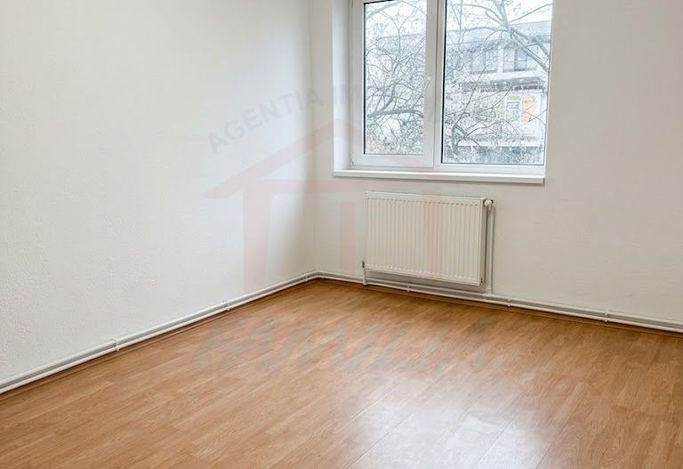 Vanzare apartament 3 camere, Mazepa 1, 61 mp, 75.000 EURO - Poză 4