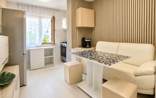Apartament 3 camere, etajul 2, zona Intre Lacuri