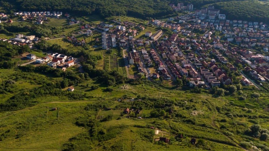 Teren construibil 4.000 mp, strada Frunzișului, lângă Wings - Poză 8