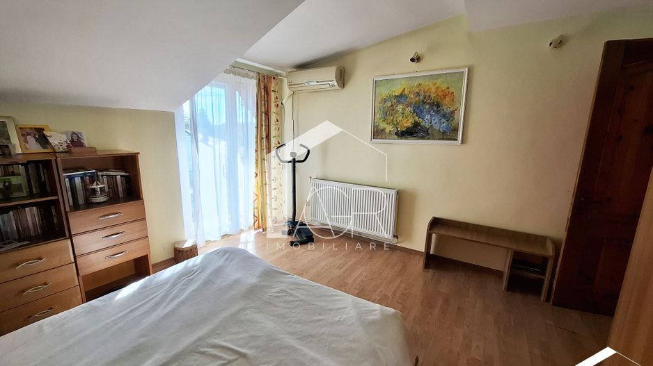 Casa tip duplex cu 6 camere, zona Republicii - Poză 18