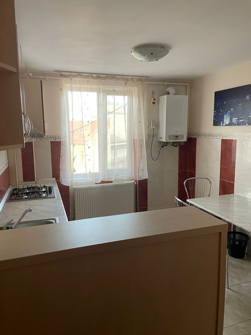 Închiriere apartament 3 camere | Piața Victoriei | Etaj 7/8 cu lift nou - Poză 10