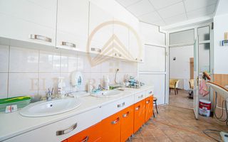 VILĂ IMPRESIONANTĂ CU SPAȚIU COMERCIAL – ZONA FAR - Poză 7