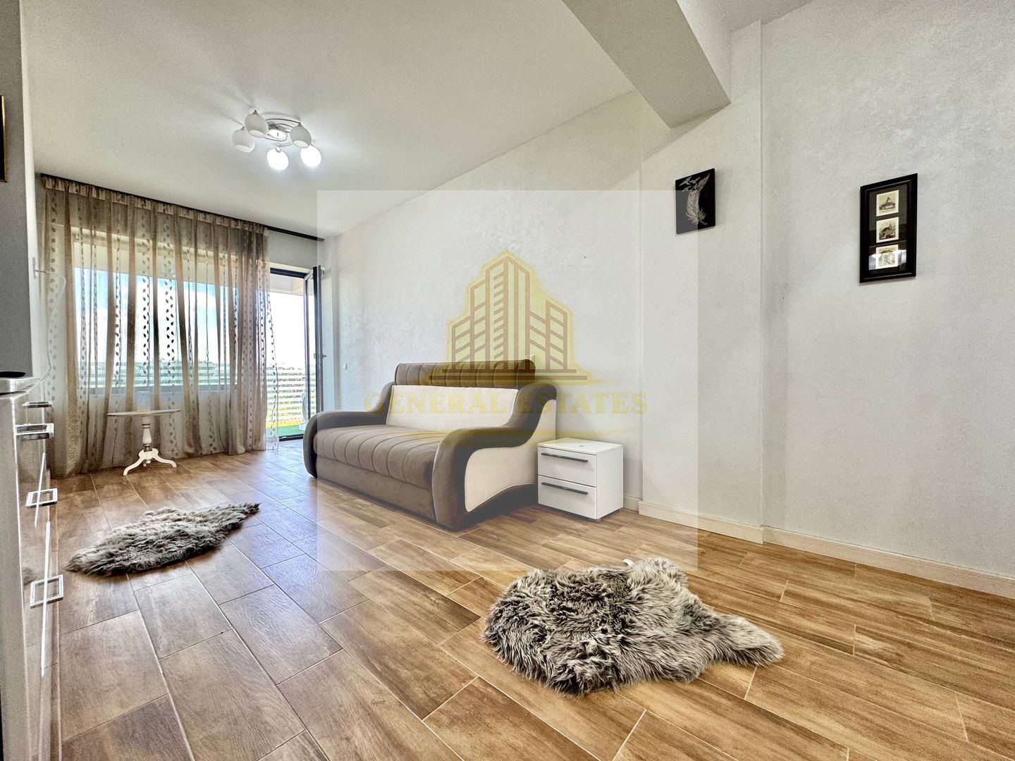 Vânzare apartament cu 2 camere, 67 m.p. - Complexul Royal Town. - Poză 2