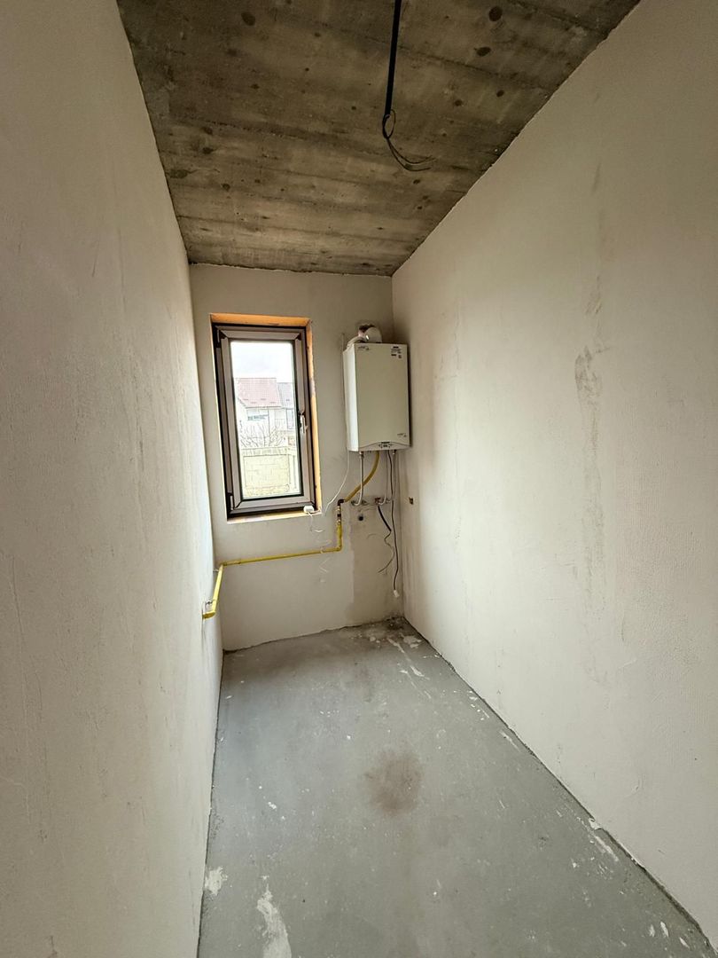 DE VÂNZARE sau SCHIMB - Vilă P+M semifinisată, zona Moara Grecilor; - Poză 9