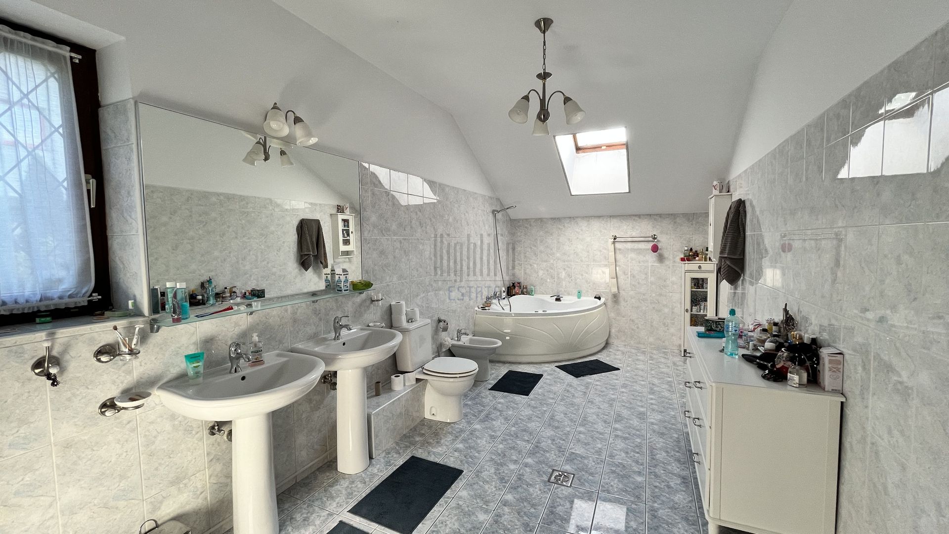 VILA 7 CAMERE, MOBILATA IN PIPERA DISPONIBILA IMEDIAT - Poză 24