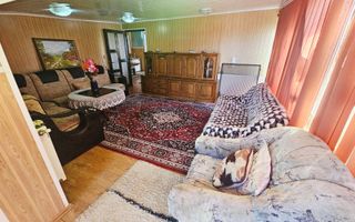 🏡 Casă spațioasă cu 9 camere în Strejnicu – pentru locuință, birouri - Poză 56