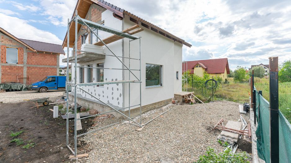 Casa individuala cu predare ''la cheie'' in Sanpetru - Poză 1