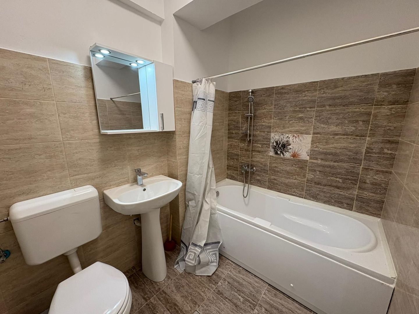 AP. 2 CAMERE APARATORII PATRIEI, NOU, CENTRALA, PARCARE, METROU 9 MIN - Poză 7