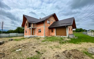 CASA LA ROSU DIN CARAMIDA + GARAJ I 12,5 ARI I VICOV DE SUS I - Poză 2