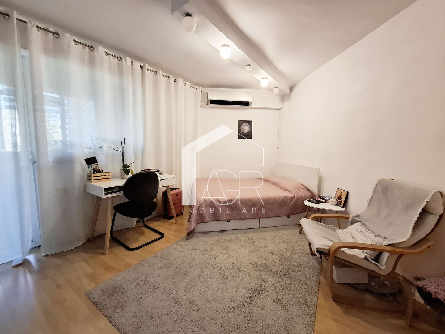Apartament cu 3 camere, ultracentral - Poză 3