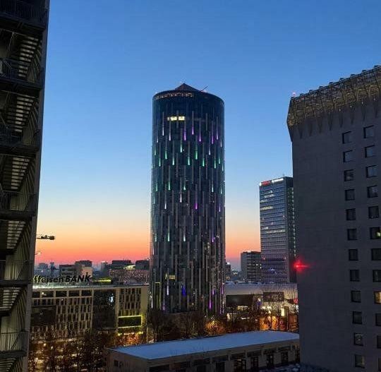 Închiriere apartament 2 camere cu vedere spectaculoasă la Sky Tower şi Promenada - Poză 1